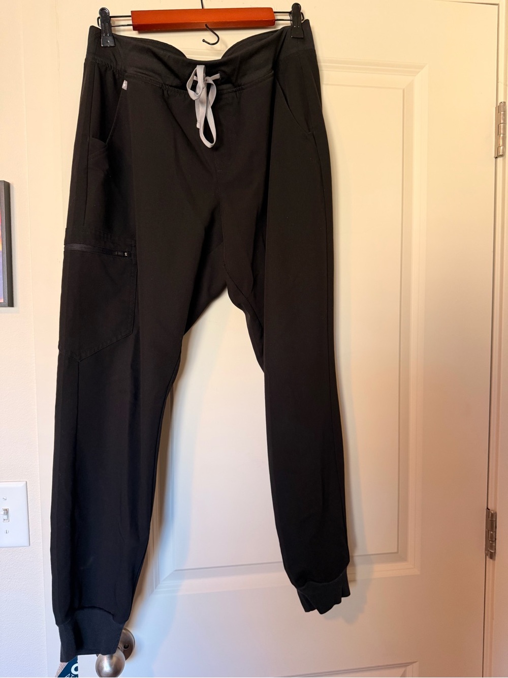 🖤 FIGS Women’s Black Scrub Bottoms – Size Large | $25